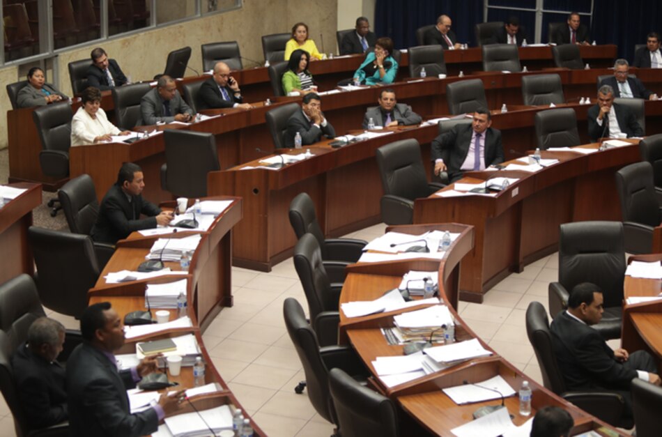 Aprueban en segundo debate el pago de décimos atrasados