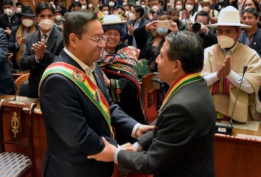 El izquierdista Luis Arce asume la presidencia de Bolivia