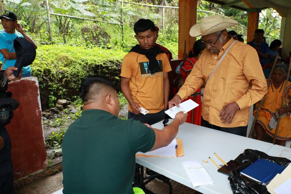El Mides pospone el cuarto pago de programas sociales en áreas de difícil acceso por la emergencia nacional