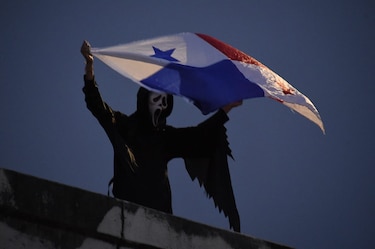 Ministra de Gobierno retira proyecto que penalizaba cubrirse el rostro en protestas