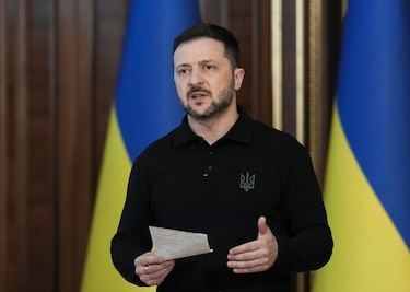 Zelenski dice que espera un alto al fuego de la reunión Trump-Putin del viernes en Alaska