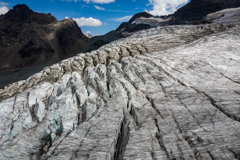 Deshielo de glaciares afecta rutas de montaña en los Alpes