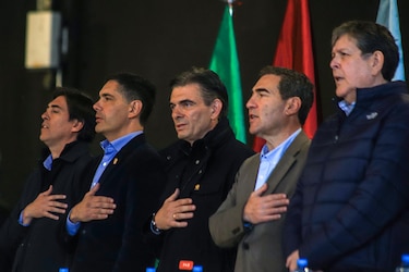 Organismos piden renuncia del presidente de Bolivia y el mandatario los invita a formar parte de su Gobierno