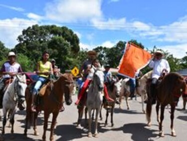 Con distintos actos rinden tributo a los símbolos patrios