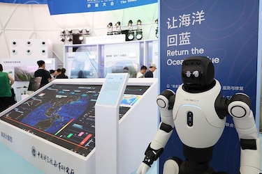 Cuál es la visión de China sobre los peligros de la inteligencia artificial en plena competencia con EE.UU.