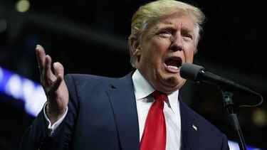 Trump toma distancia del movimiento de ultraderecha que lo apoya