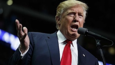 Trump toma distancia del movimiento de ultraderecha que lo apoya