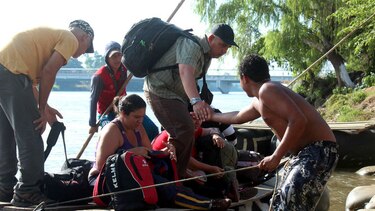Cancilleres de Centroamérica buscarán solución duradera a la emigración cubana
