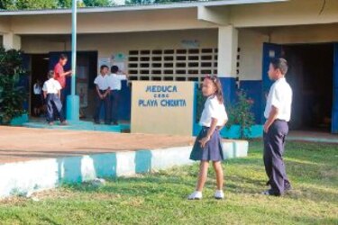 La Chorrera: Se educan a cinco minutos del vertedero