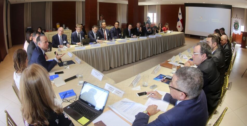 Canciller se reúne con 20 empresas francesas