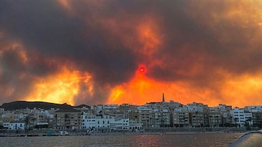 Al menos 12 muertos y 23 desaparecidos en el incendio más letal de las últimas décadas en España