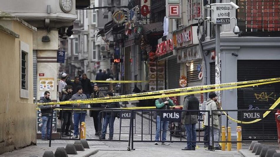 Cinco muertos y al menos 20 heridos en atentado en Estambul