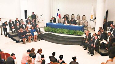 Docabo es reelecto como director de Obras y Construcciones
