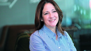'No invierten en educación porque eso no corta cinta'
