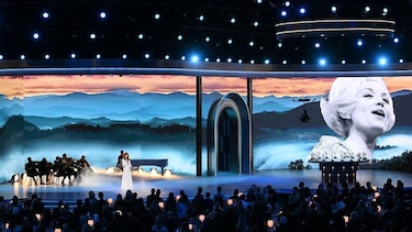 Premios Emmy 2026: estos son los ganadores de una gala en la que hizo historia la serie de comedia ‘Widow’s Bay’
