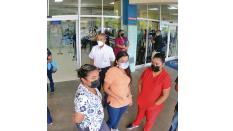 Paro de técnicos de laboratorio cumple hoy su tercer día