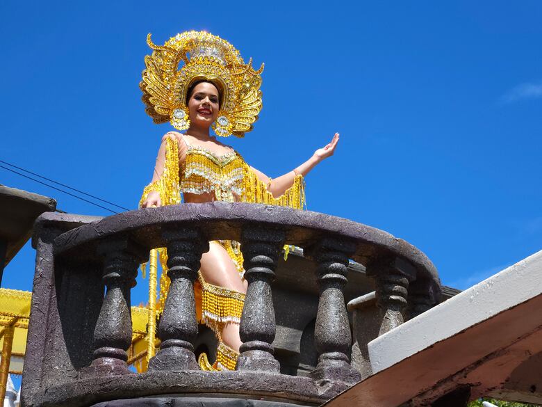 Carnaval 2025: En La Villa de Los Santos desfilan las reinas y arranca la fiesta