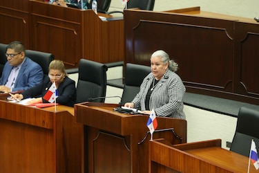 Mides explica por qué desvinculan a beneficiarios del programa 120 a los 65