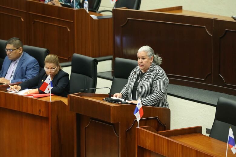 Mides explica por qué desvinculan a beneficiarios del programa 120 a los 65