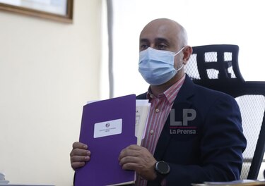 Fiscal pide la expulsión de los tres diputados panameñistas que apoyaron la elección de Crispiano Adames en la Asamblea Nacional