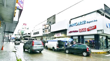 Municipio inspecciona locales de Zona Libre que no han fumigado