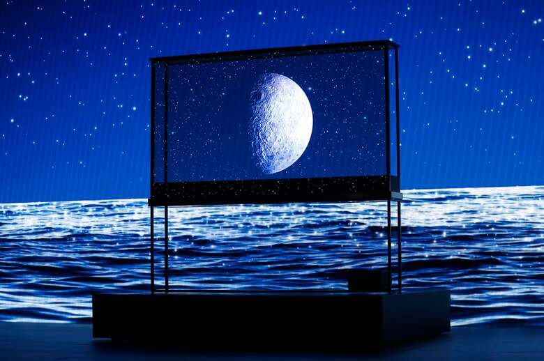 Así es la TV invisible, una de las novedades del CES 2024 en Las Vegas