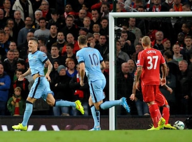 Manchester City doblega al Liverpool y suma segunda victoria