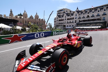 Leclerc también lidera, por delante de Verstappen y de Hamilton, el último libre de Mónaco