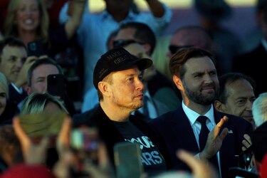 El líder de la NASA asegura que ‘se deberían investigar’ los contactos entre Musk y Putin