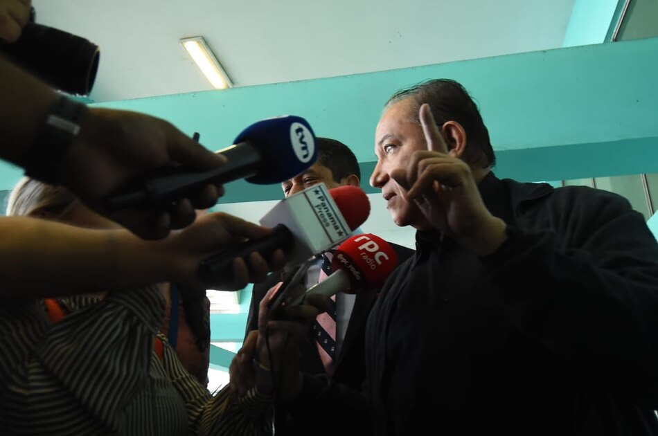 El sacerdote David Cosca vuelve a la actividad eclesiástica pública en una iglesia en Ancón