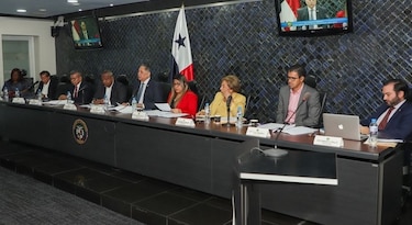 Diputado Pineda convoca a la Comisión de Credenciales a ‘sesión especial’ para analizar denuncias contra magistrados y Presidente