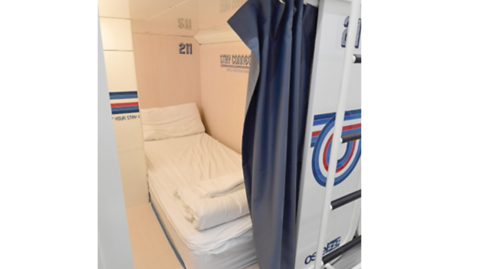 En Milán, los turistas duermen en hoteles cápsula