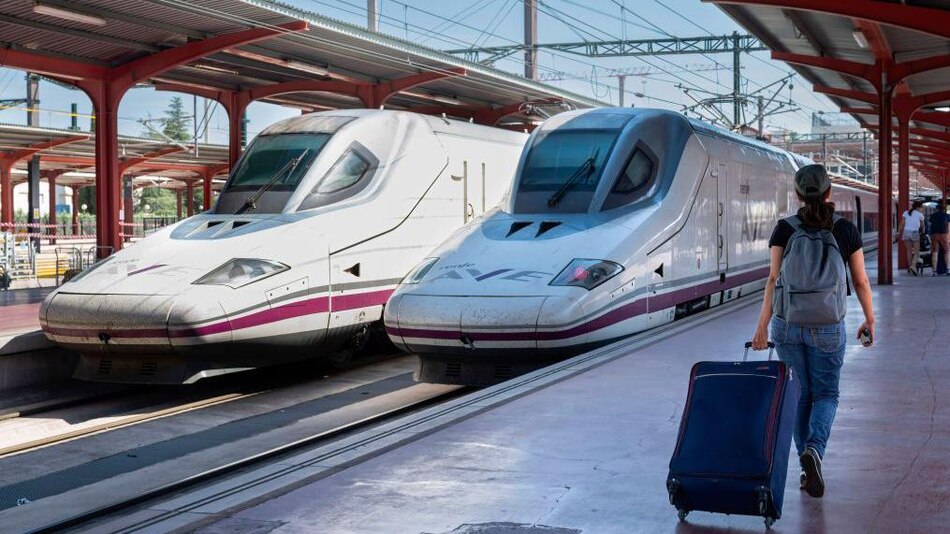 AVE: cómo España se convirtió en líder mundial del tren de alta velocidad y qué dudas genera su apuesta
