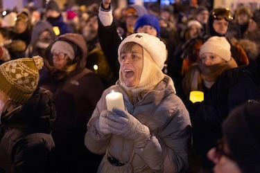 La Patrulla Fronteriza de Estados Unidos suspende a dos agentes involucrados en la muerte a tiros del enfermero Alex Pretti