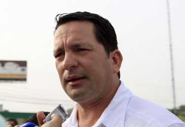 Investigan al exministro Guillermo Ferrufino por mansión