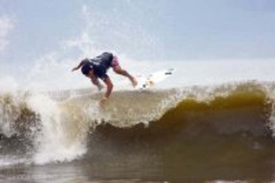 Saavedra gana en Malibú