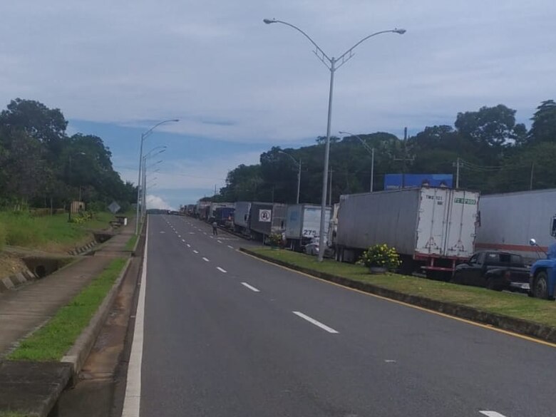 Vía Interamericana estuvo cerrada por más de 23 horas