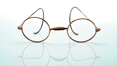 Gafas de Monet, vendidas por más 51 mil dólares