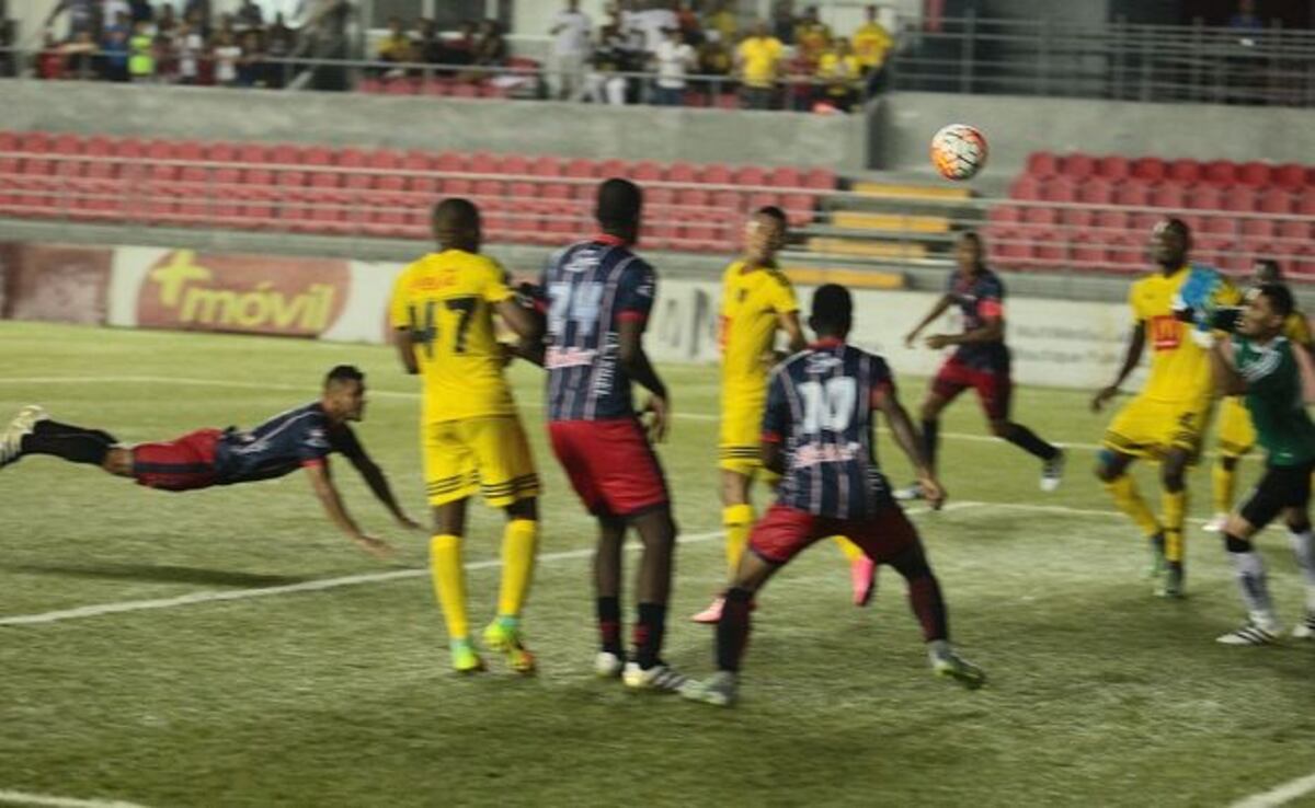 Plaza Amador y Árabe Unido jugarán la final del torneo Apertura