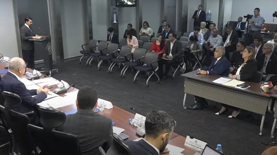 Ley ‘antibotellas’ avanza en la Asamblea