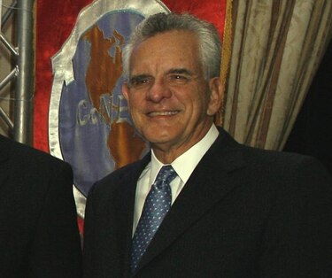 Empresarios de Nicaragua premian al presidente del Grupo Motta