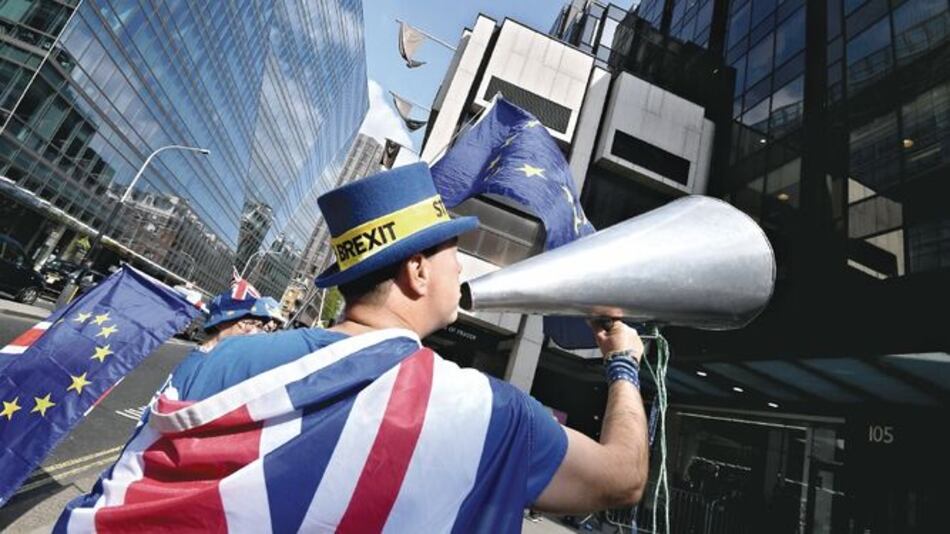 Caída en las fábricas arrastra a la economía