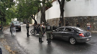 Familiares exigen a Maduro entrega de abatidos en operativo contra piloto