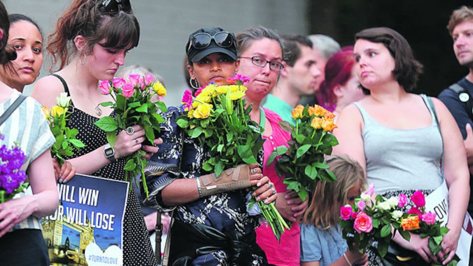 Policía pide calma tras ataque cerca de mezquita en Londres