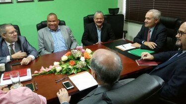 Ministro Álvaro Alemán consulta a cúpula del Partido Popular sobre la constituyente