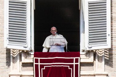 Vaticano promueve debate con teólogos