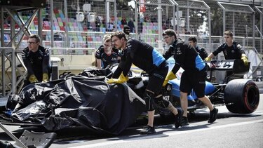 Ferrari domina los libres en Bakú tras ensayos llenos de incidentes