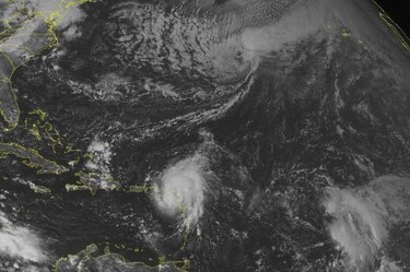 Huracán 'Gonzalo' se dirige hacia el Atlántico norte