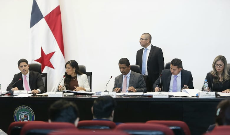 Ferrocarril a Chiriquí choca con la aviación; rechazan trasladar aeropuerto de Albrook a Panamá Pacífico