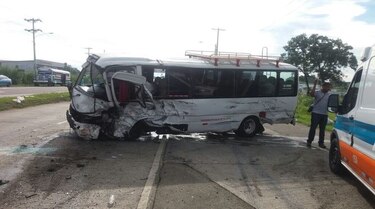 Accidente en la carretera Panamericana: 17 heridos deja choque de autobús coaster y sedán